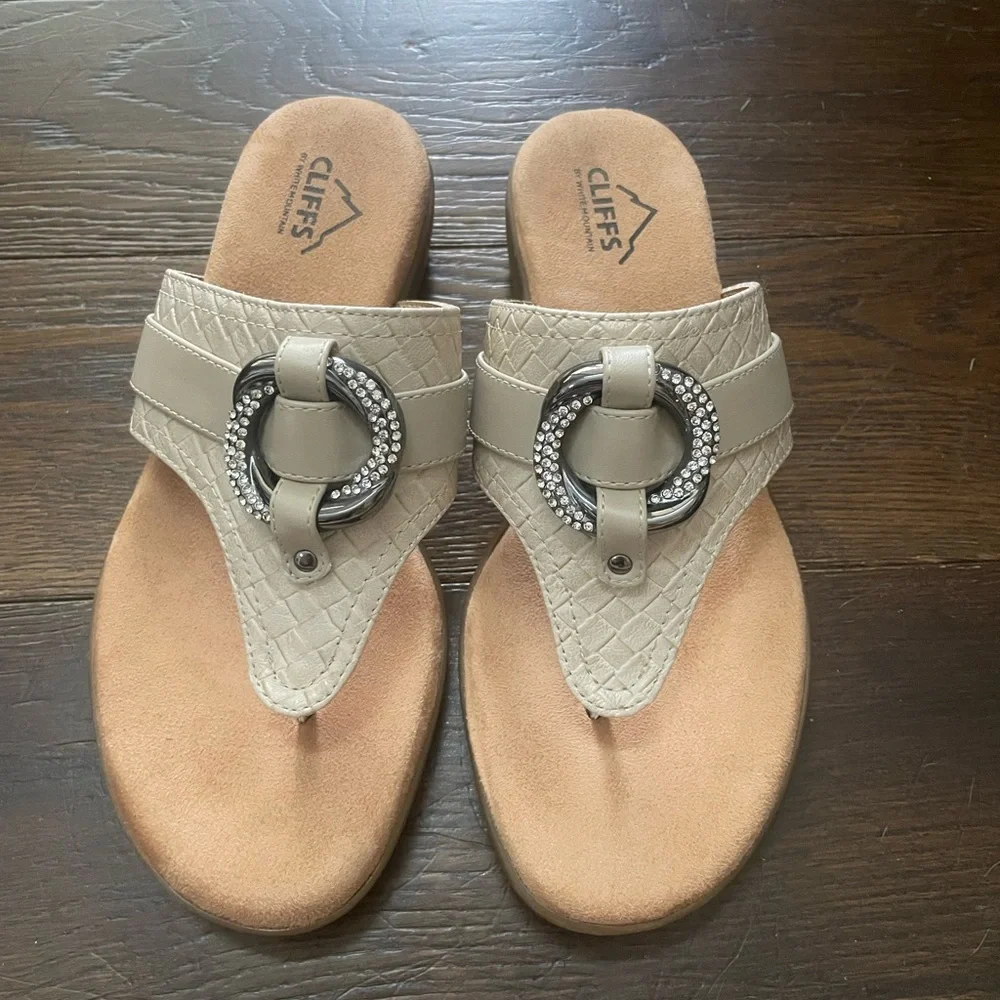 CLIFFS by White Mountain Benedict Mini‎ Wedge Woven Taupe Sandal